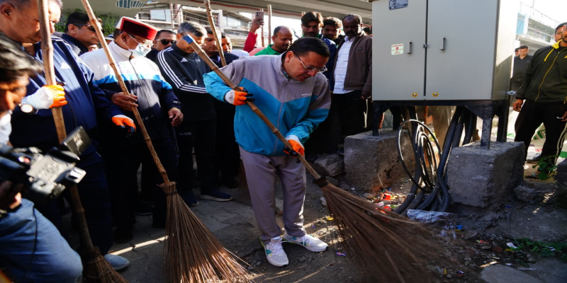 स्वच्छता केवल सरकारी प्रयासों से संभव नहीं है,  जनभागीदारी अत्यंत आवश्यक : सीएम